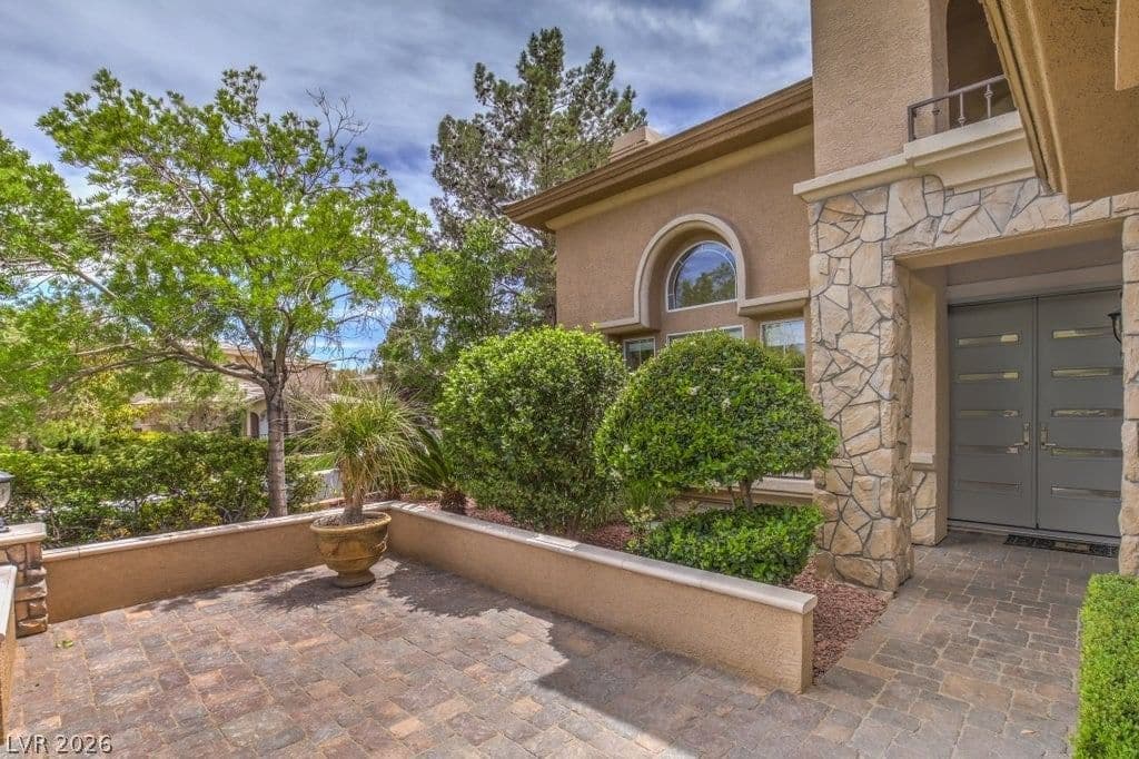 10201 Owls Peak Court photo 5