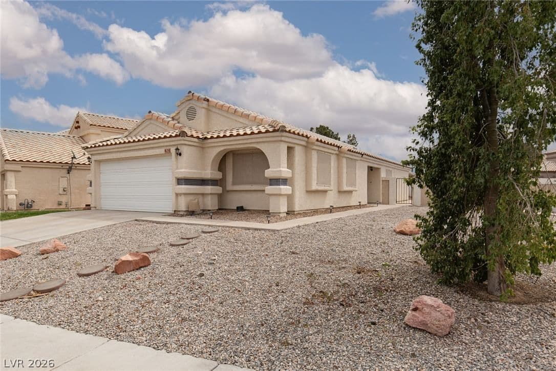 352 Lander Drive photo 3