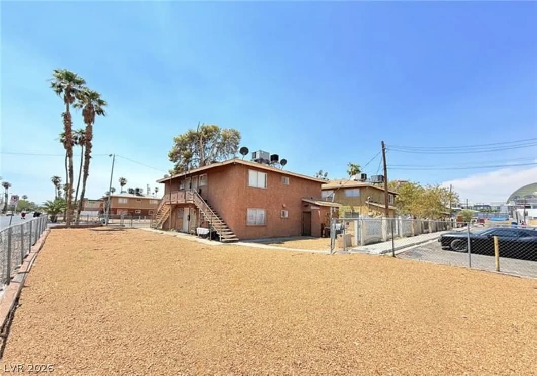 536 North Circle