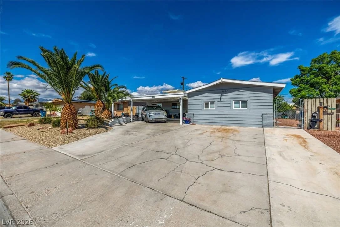5204 Holmby Avenue photo 3