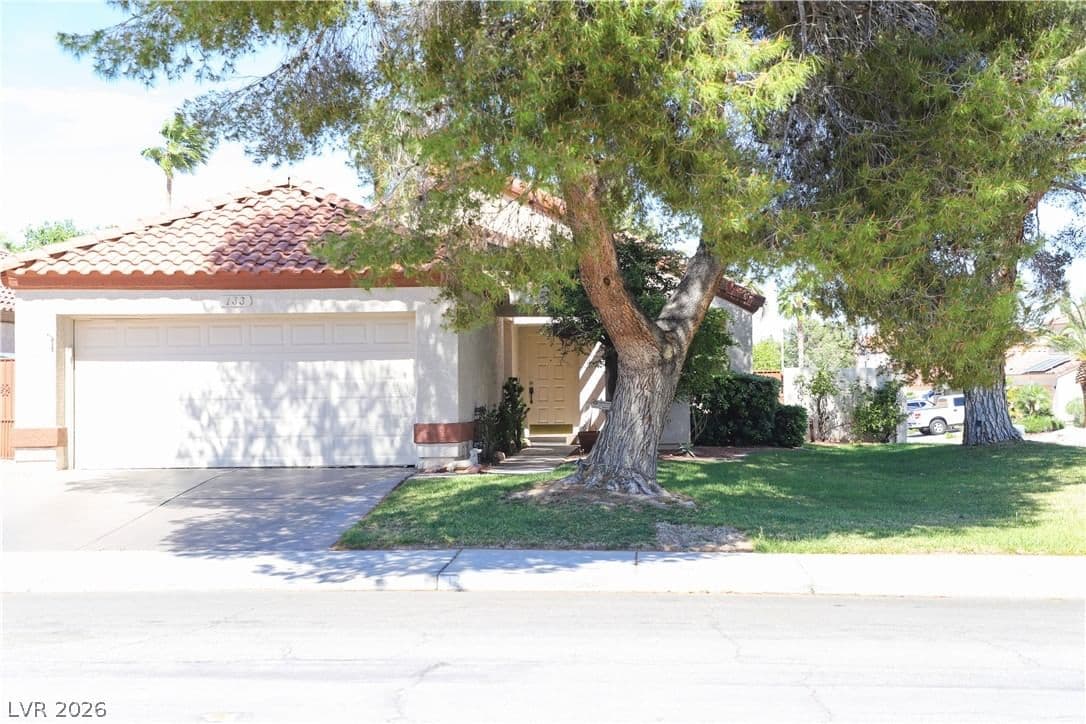 133 Coventry Circle photo 2