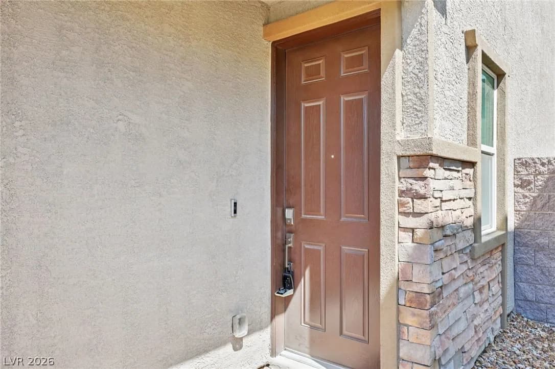 1338 Ossa Street photo 4
