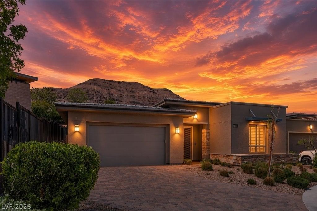 6649 Ruby Desert Court photo 2