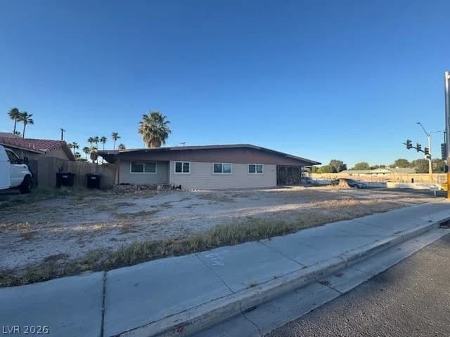 2300 Oakey Boulevard photo 3