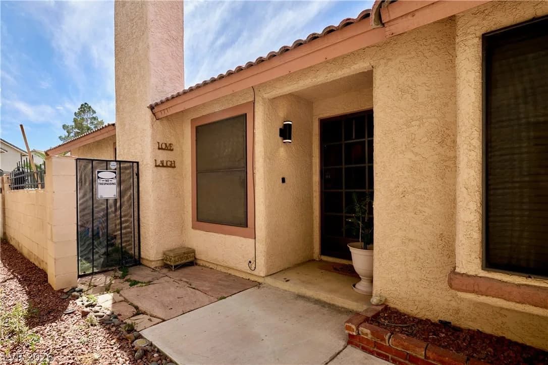 6669 Pleasant Plains Way photo 3
