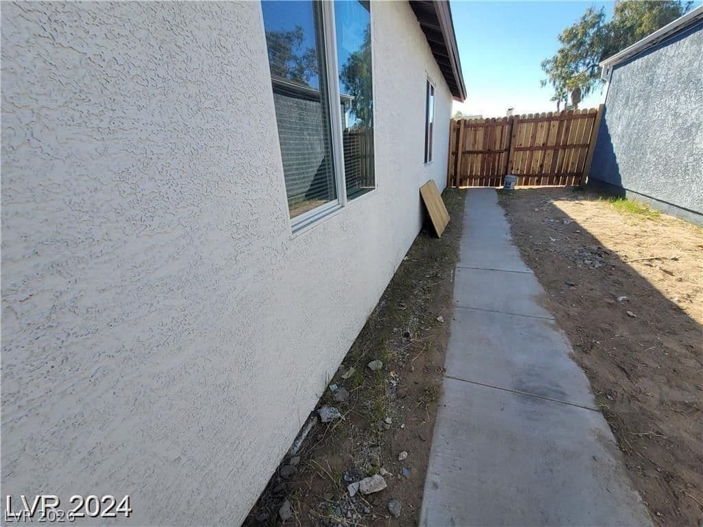7324 Empress Drive photo 5