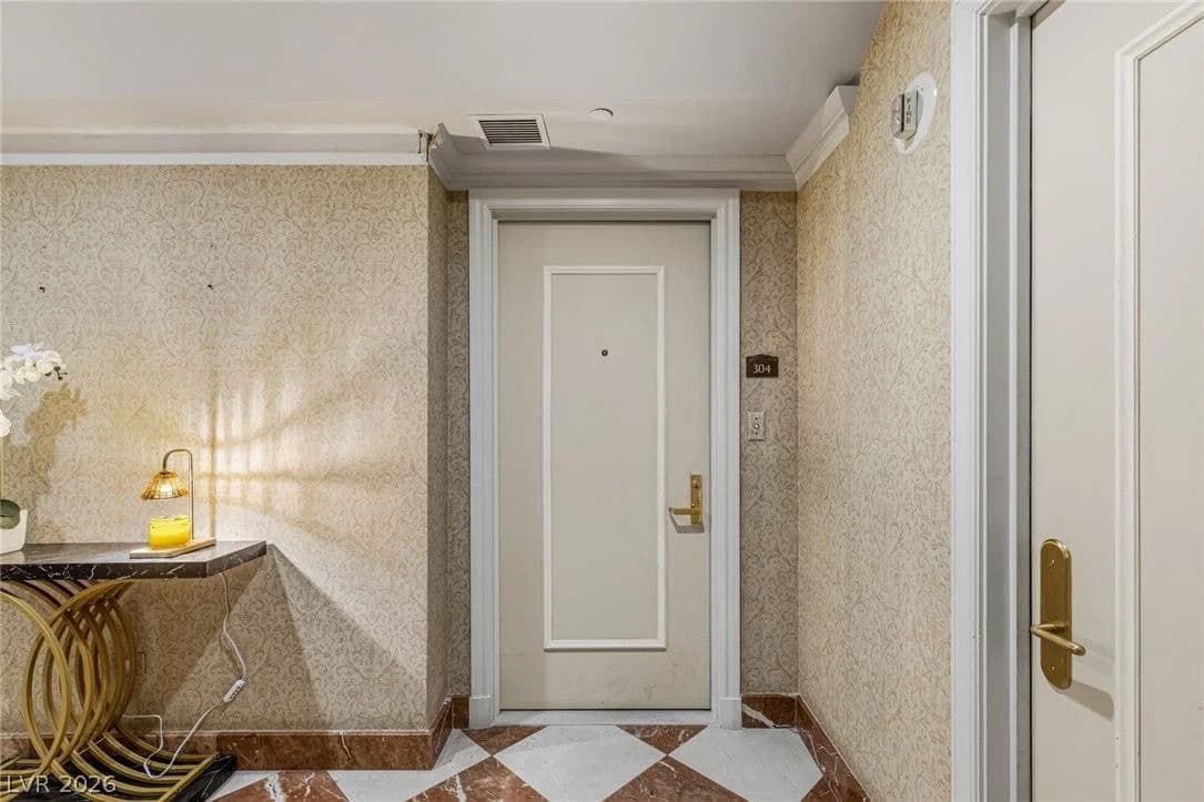 2877 Paradise Road photo 3