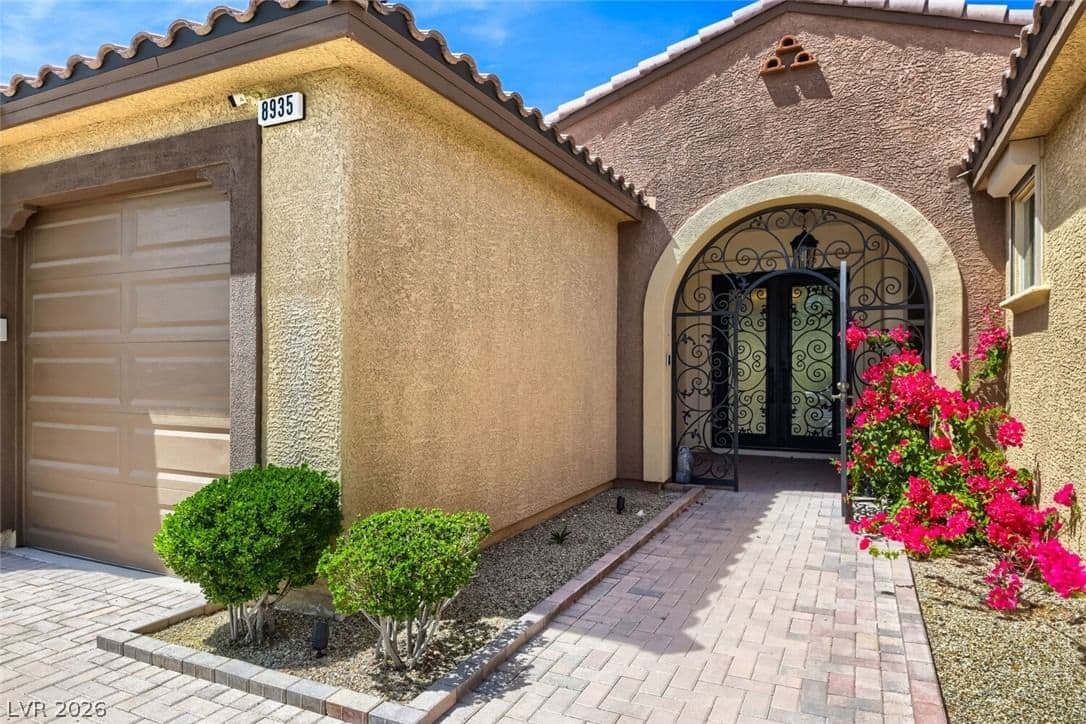 8935 Gagnier Boulevard photo 2