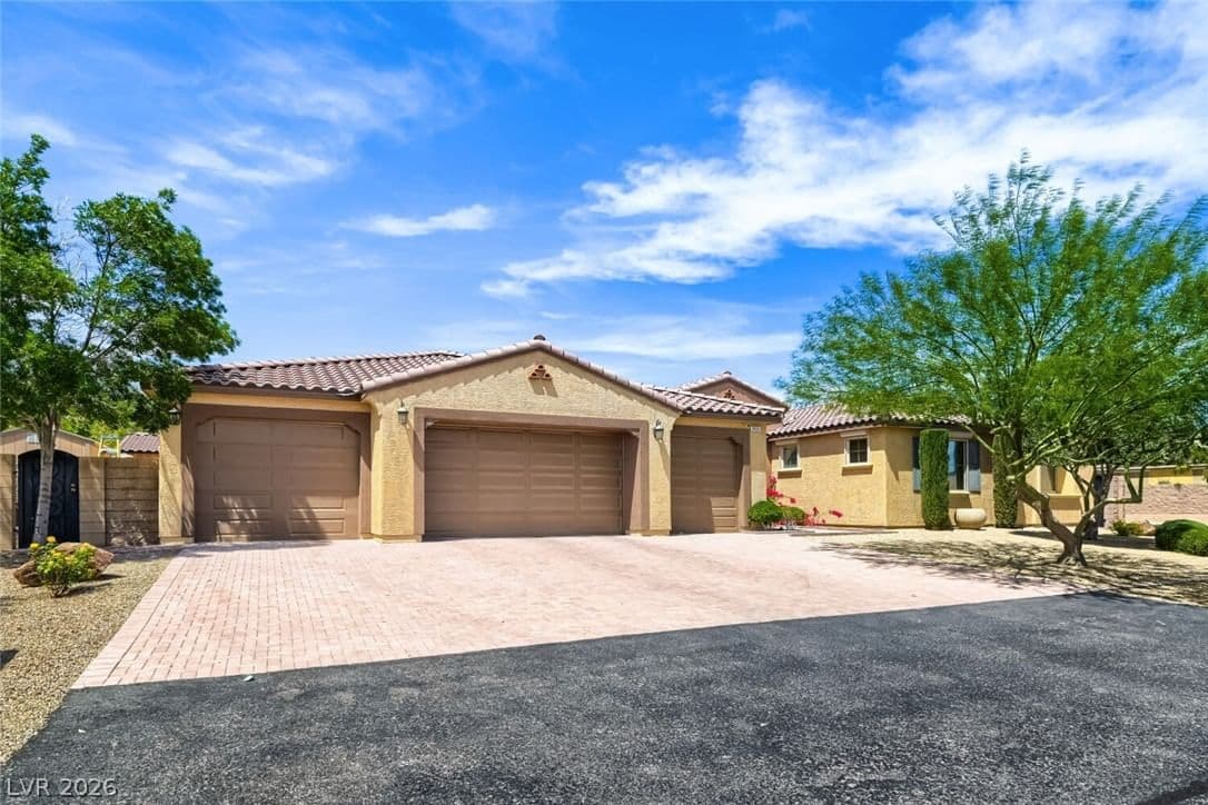 8935 Gagnier Boulevard photo 4