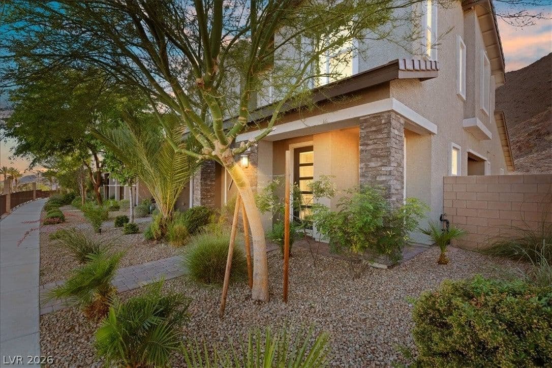 40 Kimberlite Drive photo 3