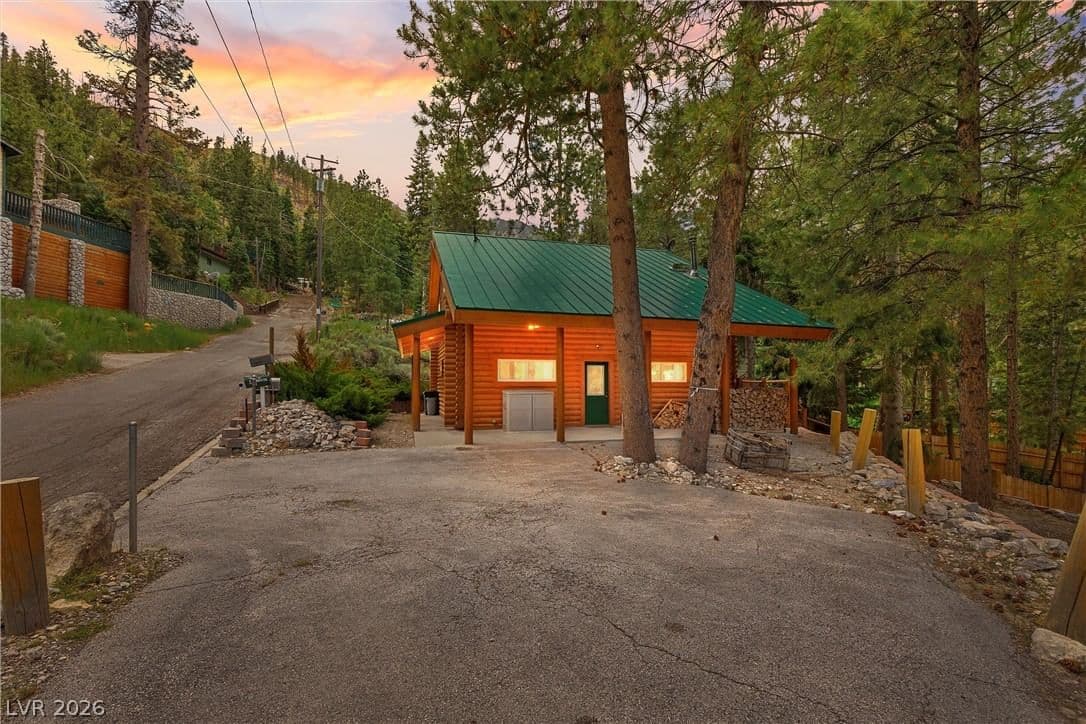 401 Alpine Way photo 4