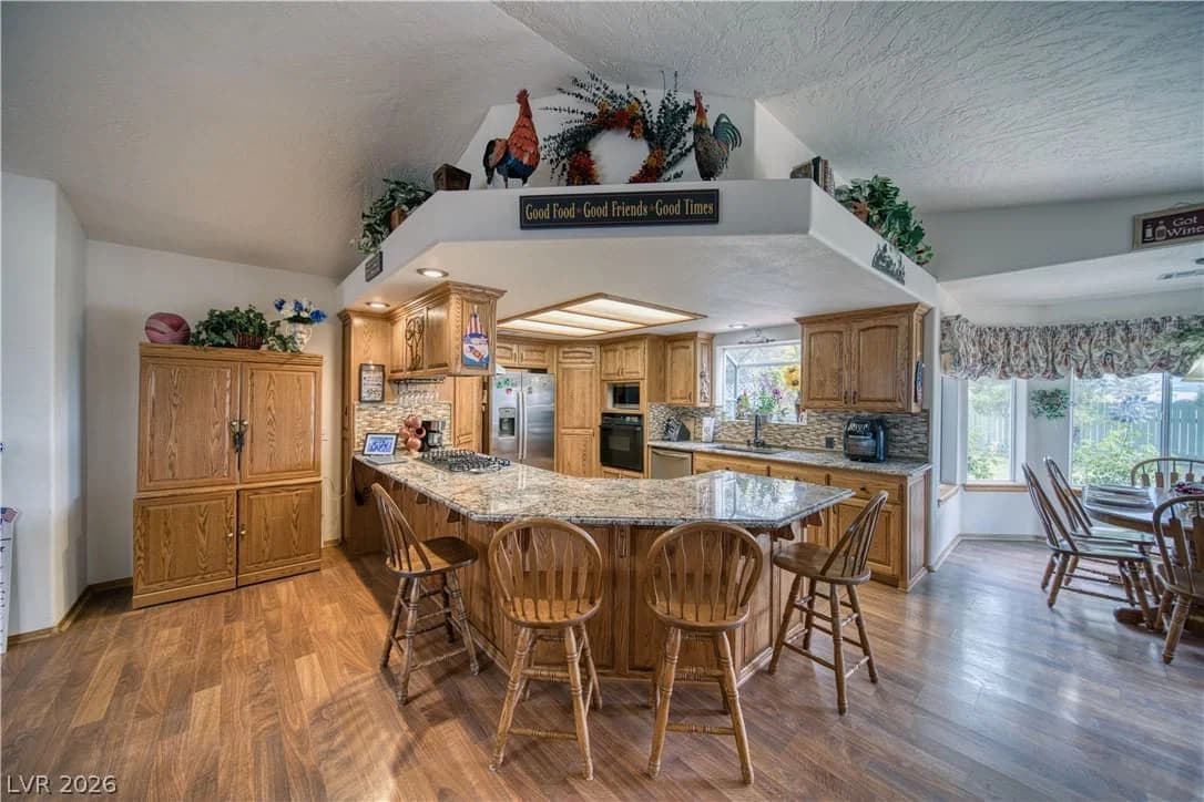 2910 Sunset Street photo 4