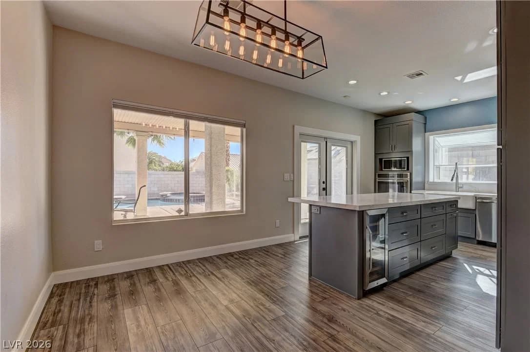 260 Corvallis Court photo 5