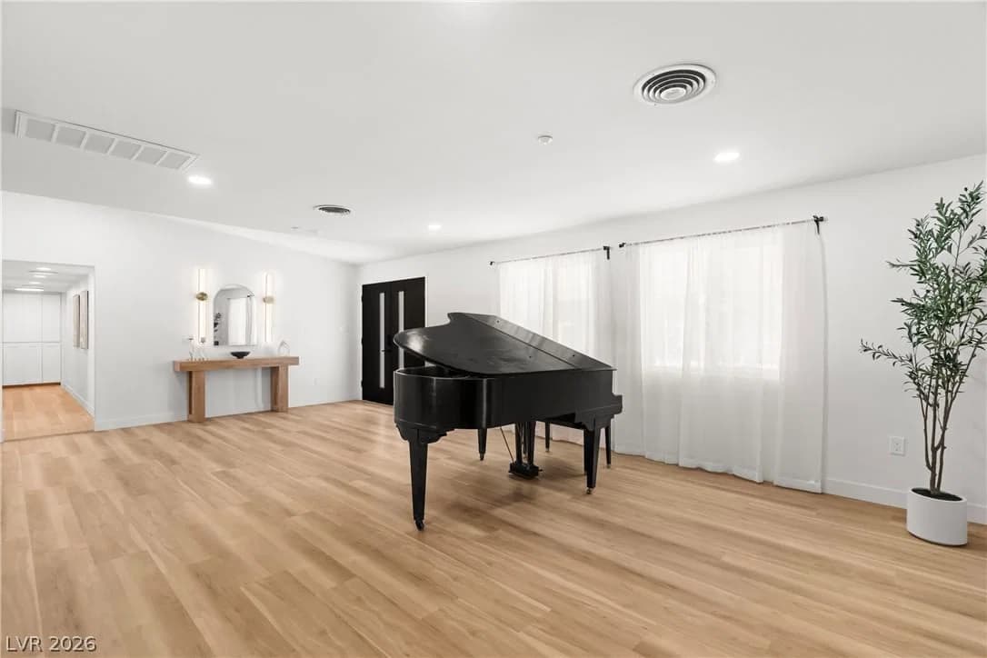 2106 Oakey Boulevard photo 5