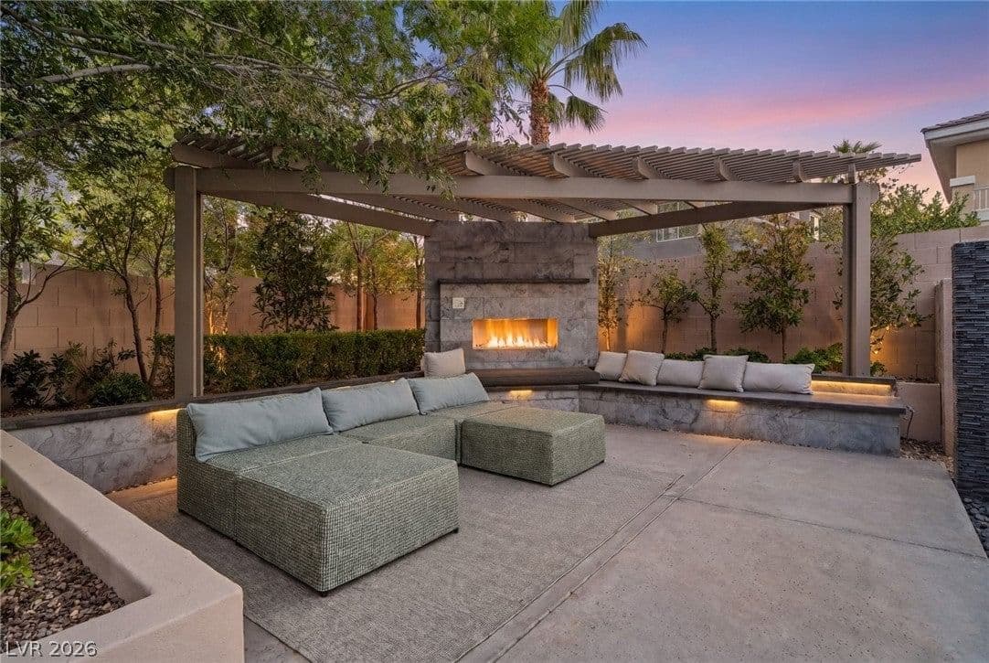 9504 Balatta Canyon Court photo 4