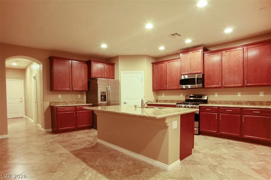 816 Applecross Avenue photo 3