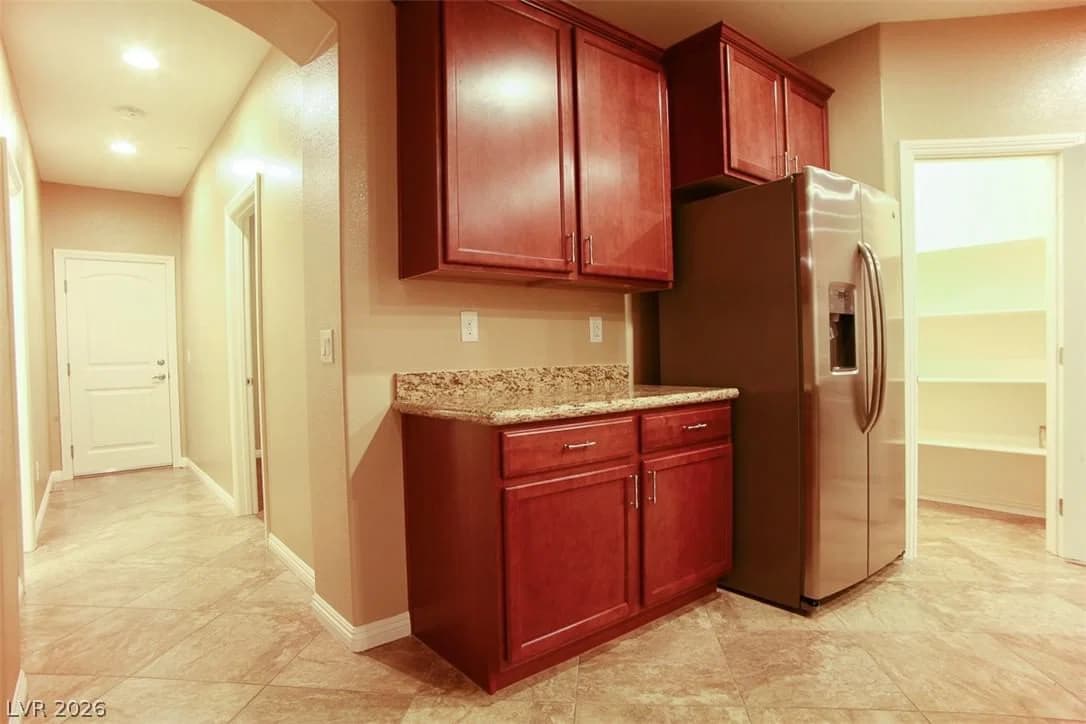 816 Applecross Avenue photo 4
