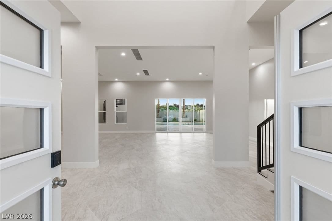 316 Lacy Lane photo 3