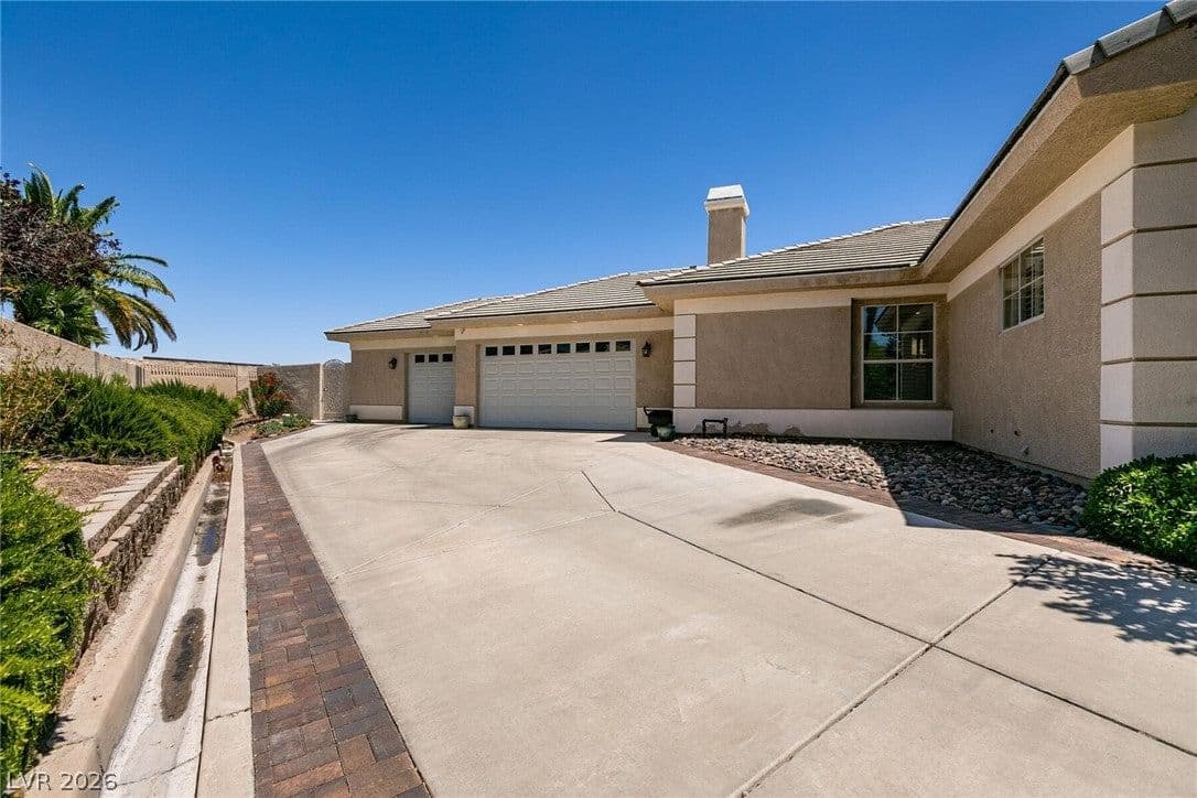 7718 Willow Cove Circle photo 2