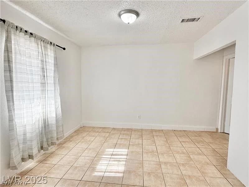 3209 El Morro Avenue photo 4