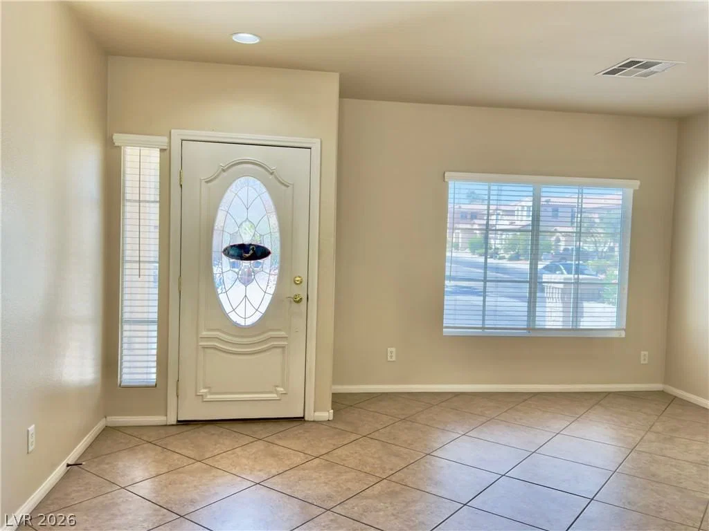 1010 Shady Charmer Avenue photo 4