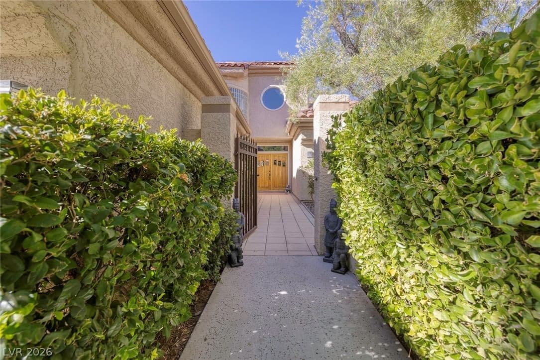 7402 Mission Hills Drive photo 4