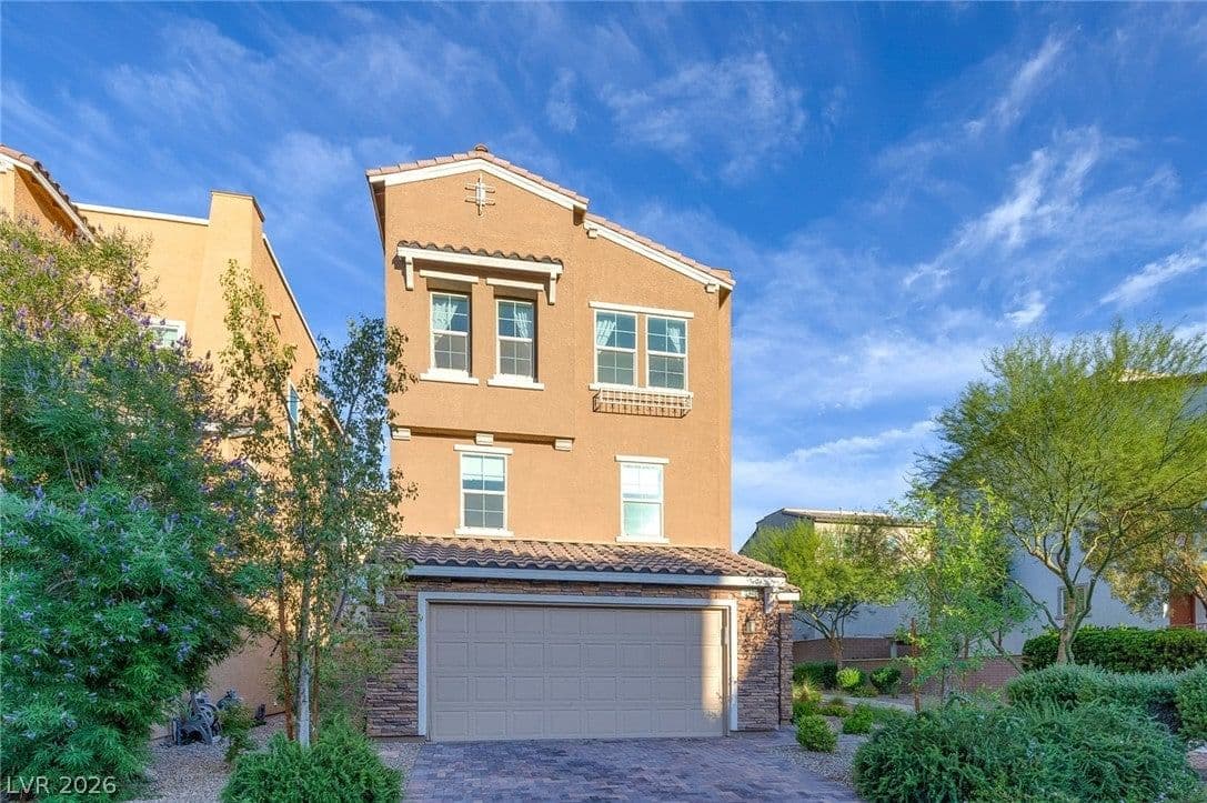 374 Gracious Way photo 3