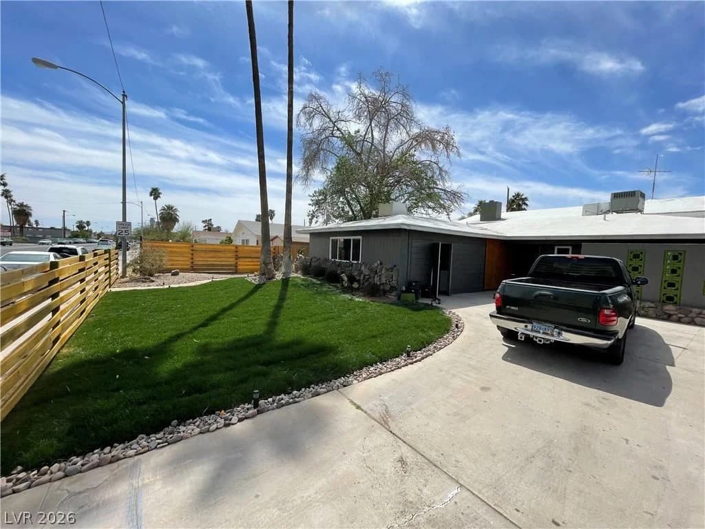 4957 Wilbur Street photo 5