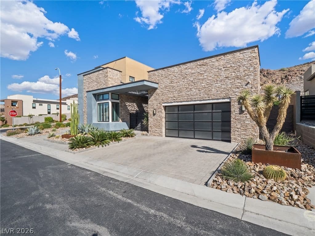 2211 Ledge Rock Lane photo 3