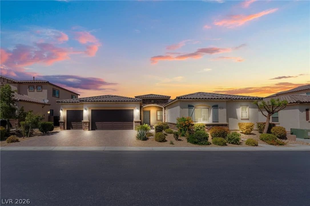 9772 Mosaic Canyon Court photo 3