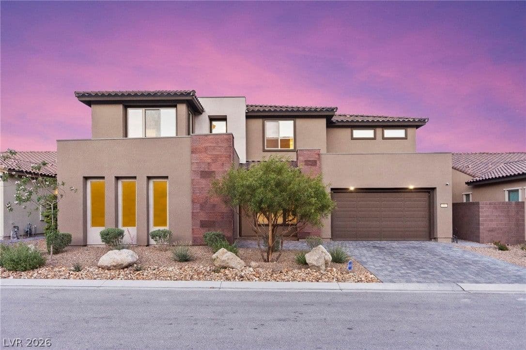 194 Harris Peak Street photo 2