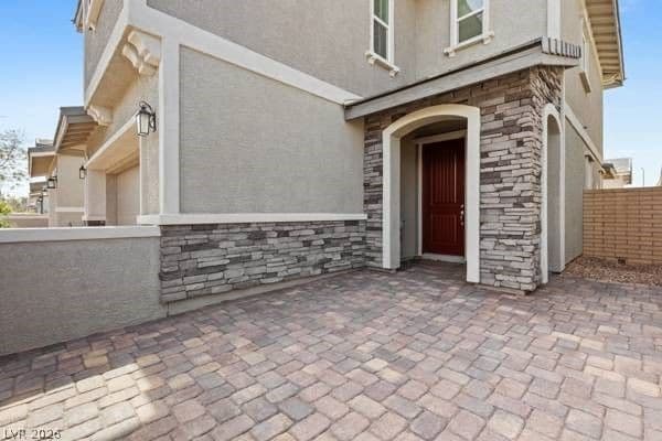 687 Quasi Street photo 3