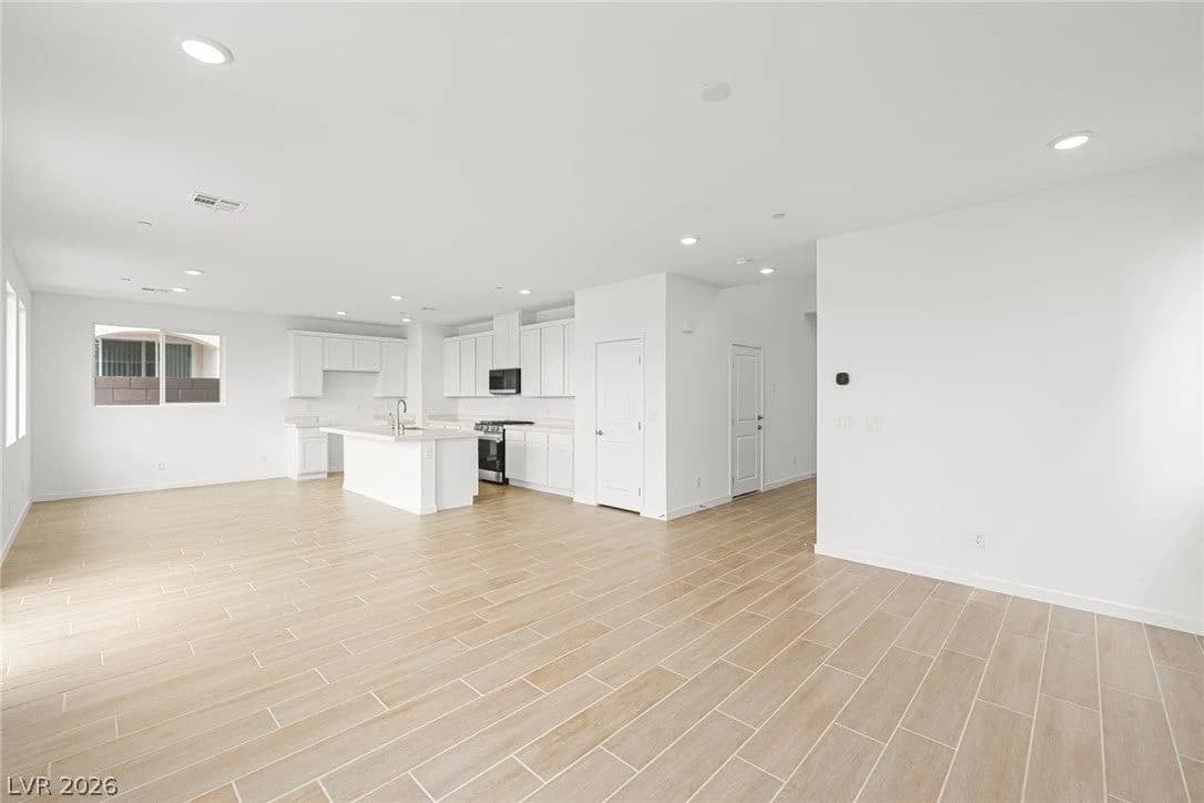 321 Lupton Avenue photo 4