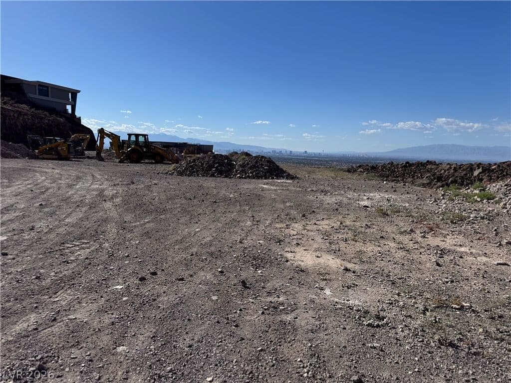 595 Cityview Ridge Drive photo 5