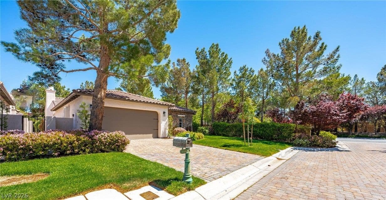 11846 WATERFORD CASTLE Court photo 4