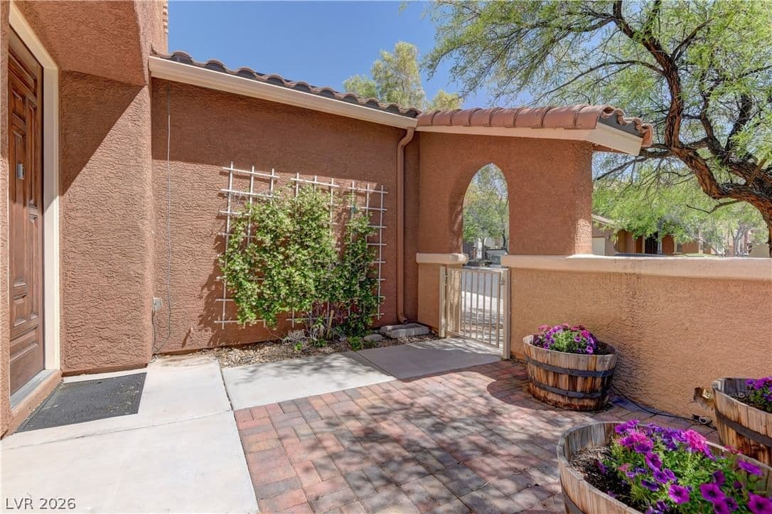 561 Ivy Spring Street photo 4