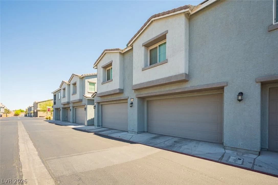 5565 Autumn Cliffs Way photo 4