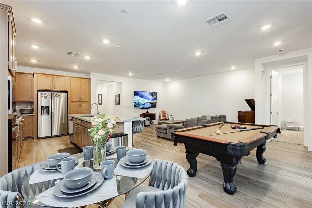 10135 Carmine Clay Drive photo 3