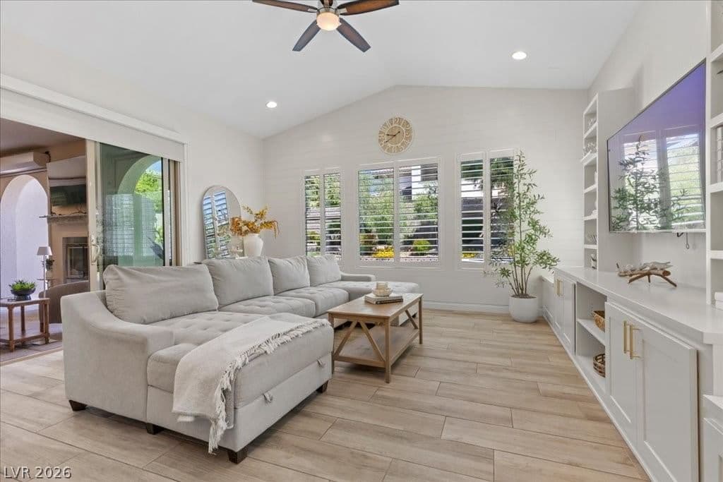 12122 Rojo Roma Avenue photo 4