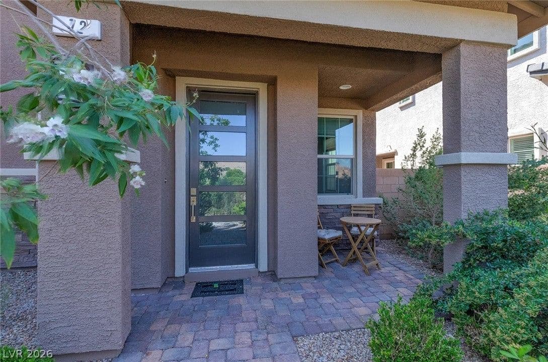 72 Kimberlite Drive photo 2