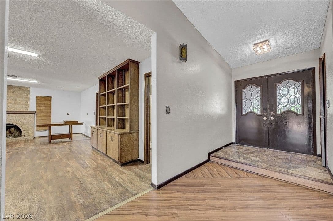 6975 Obannon Drive photo 5