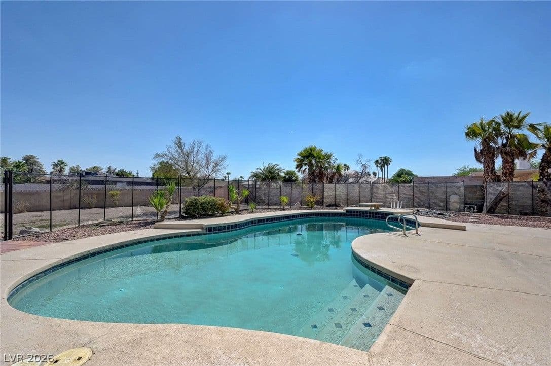 6975 Obannon Drive photo 4