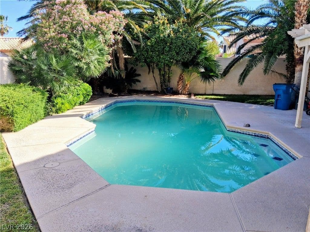 2320 Angelfire Street photo 2