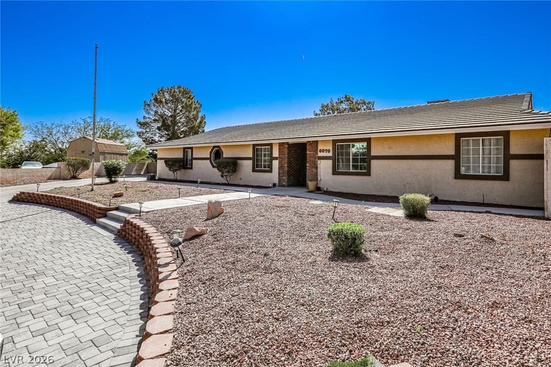 6070 Mann Street photo 2