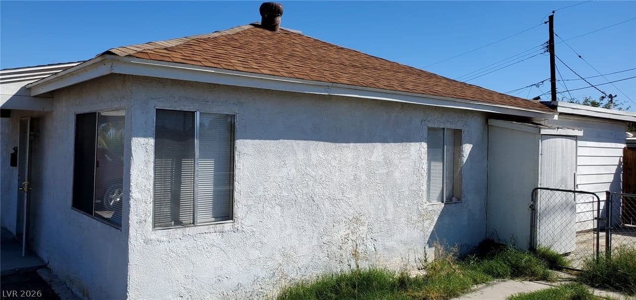 1400 Joshua Way photo 2