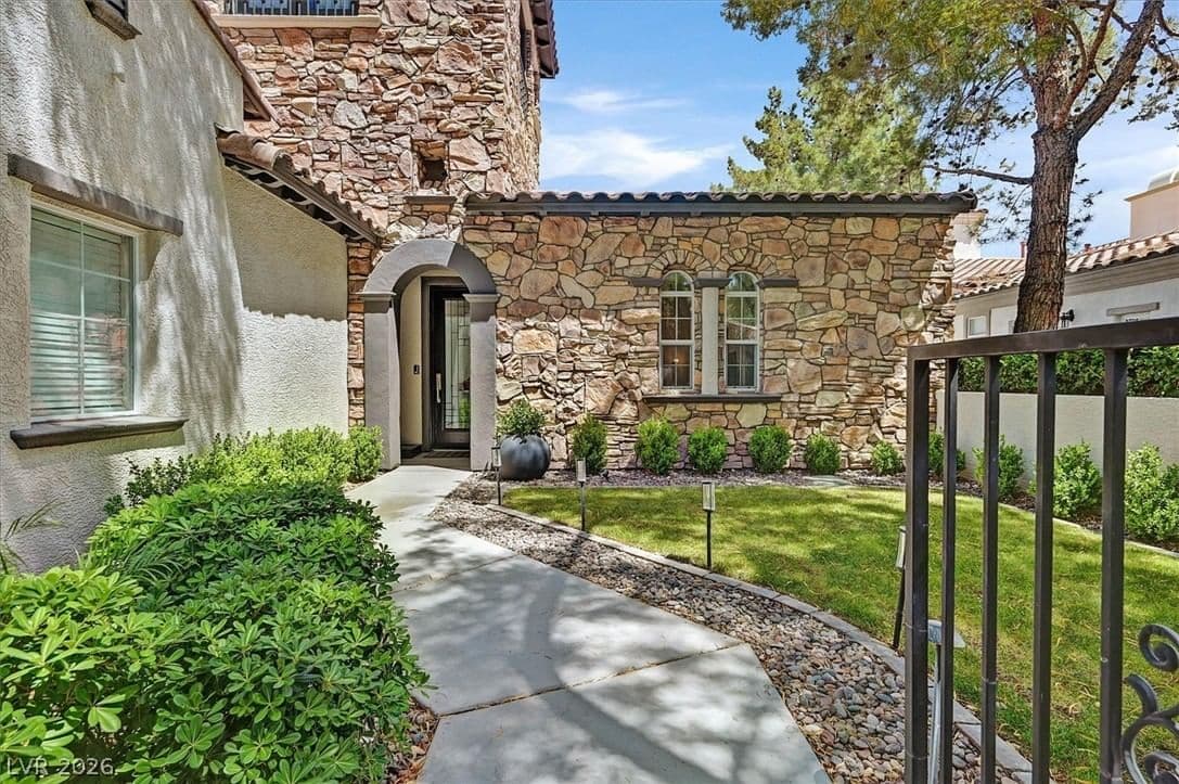 11828 WATERFORD CASTLE Court photo 4