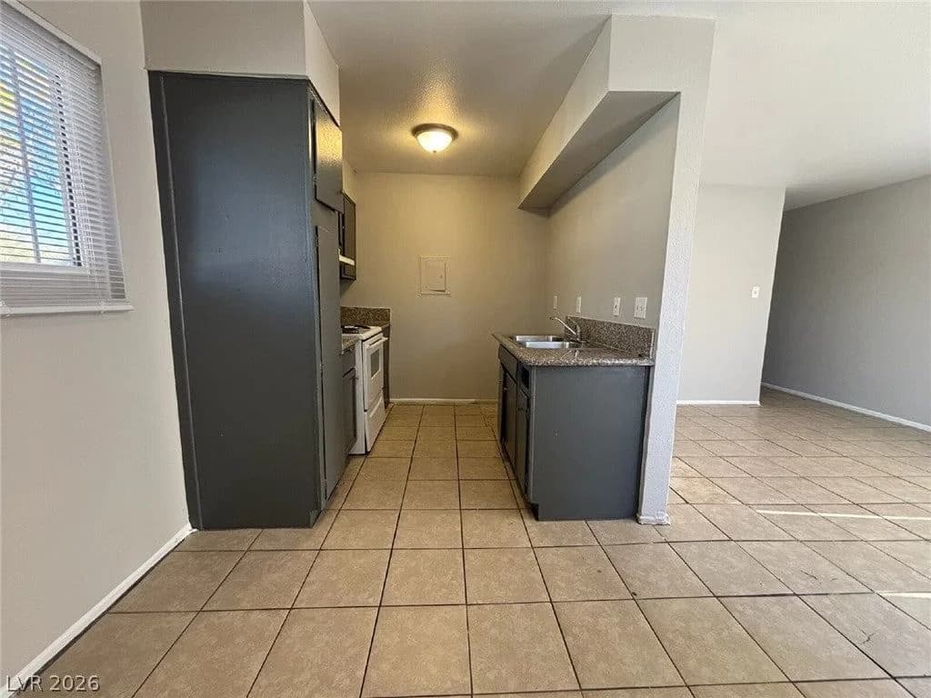 2504 Mesquite Avenue photo 2