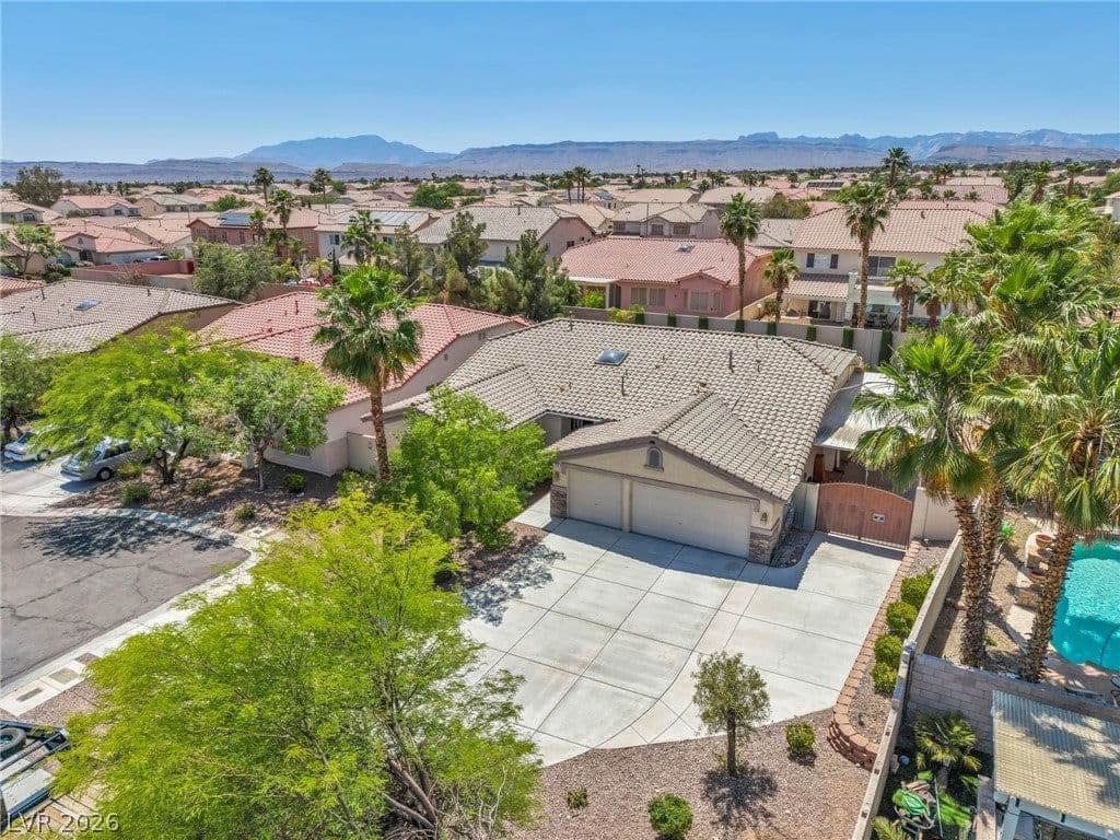 3009 Teal Beach Street photo 2