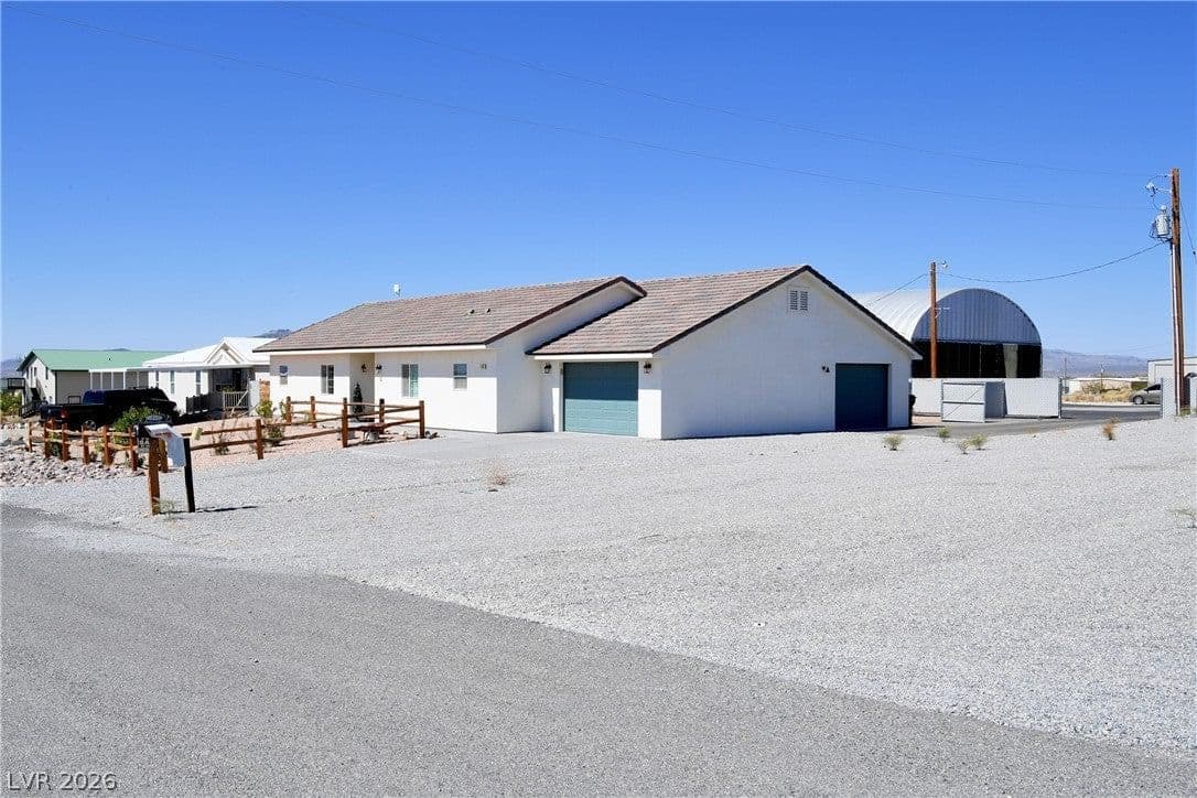 1160 Mitchell Place photo 2