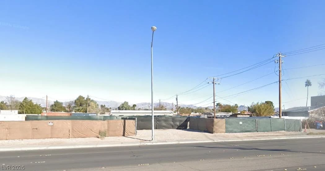 Gateway Road photo 2